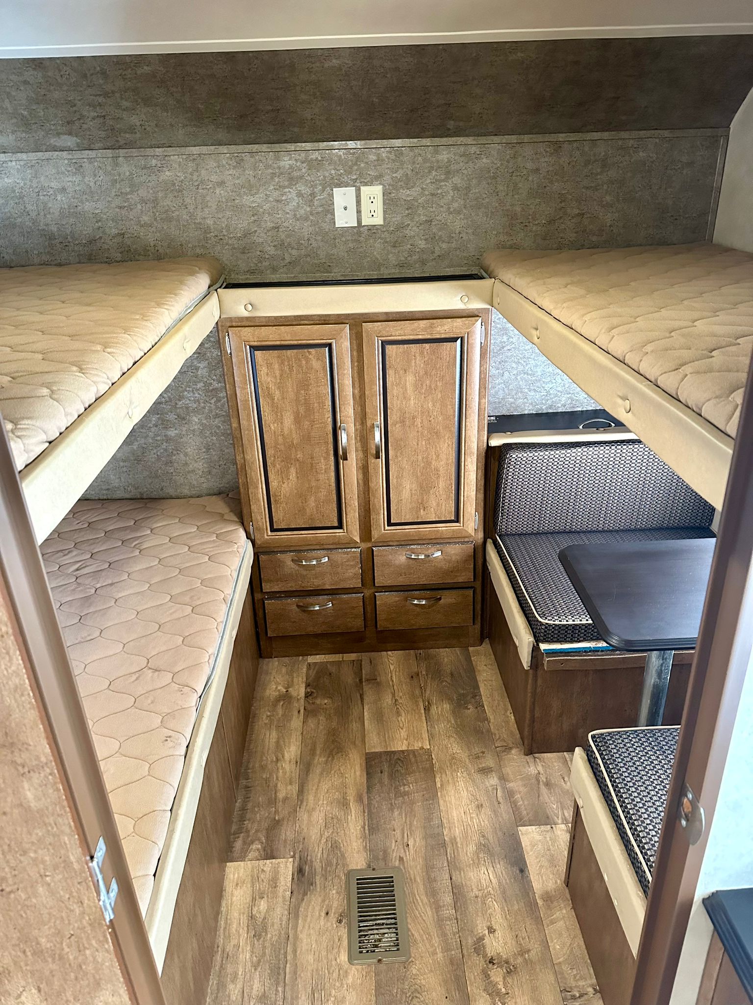 Salem RV 2013 – Kessell Auto & Rv Corp