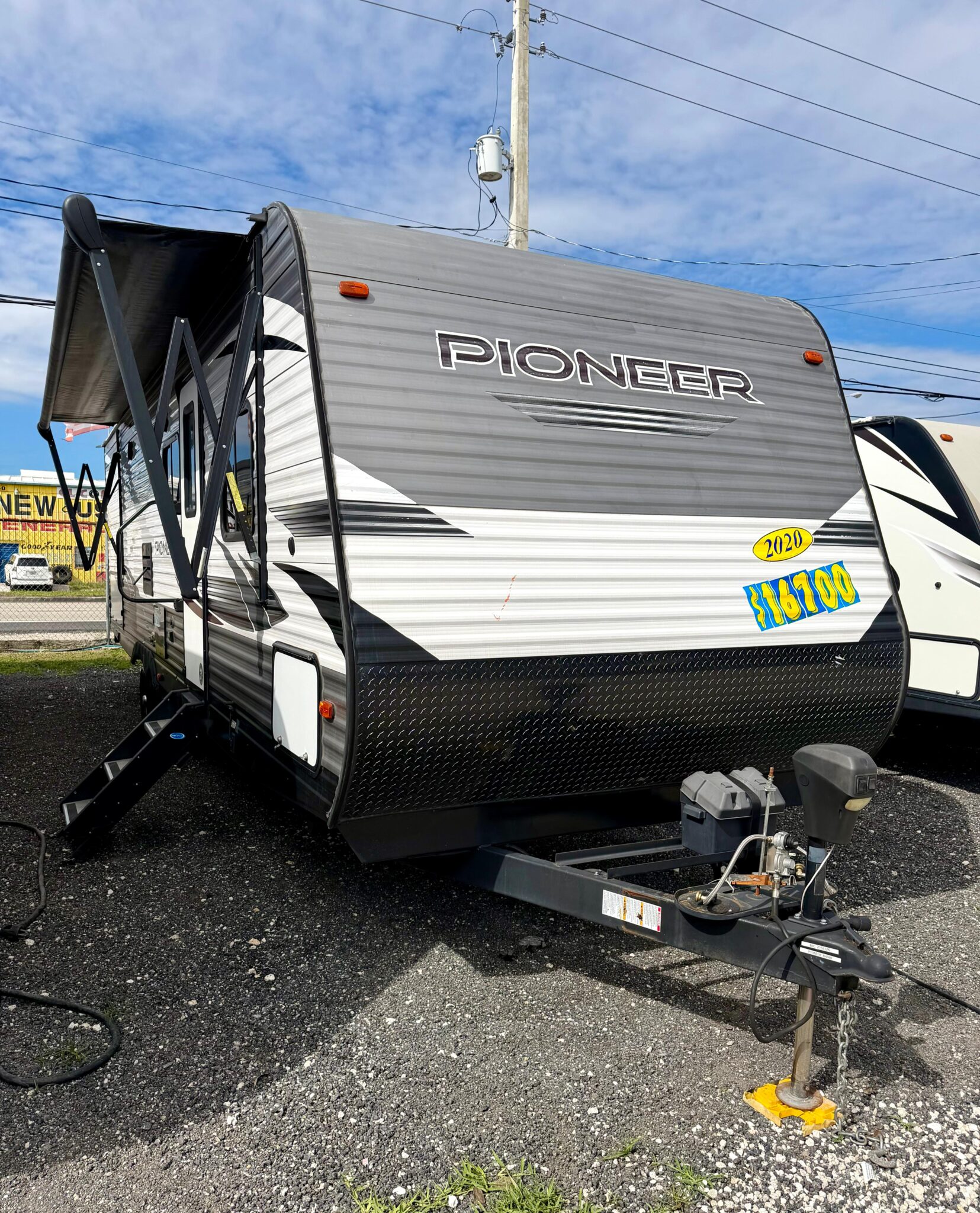Pioneer Rvs Pioneer RV 2020 – Kessell Auto & Rv Corp